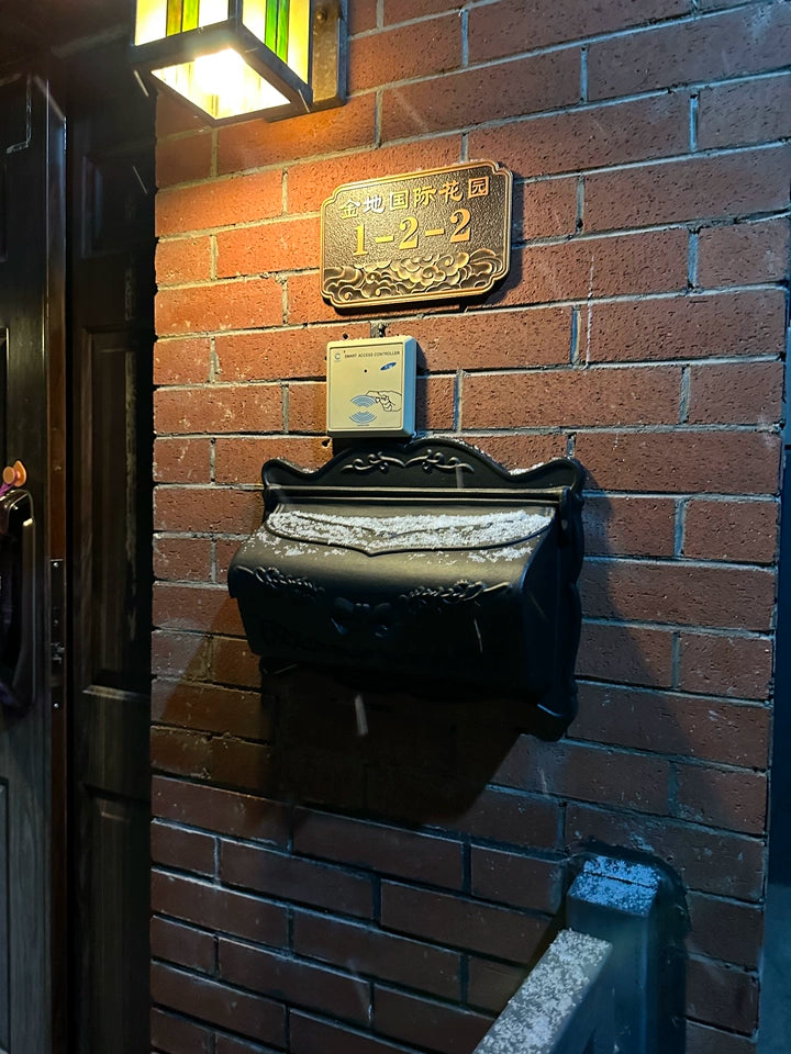 Load image into Gallery viewer, Matte Black European Rustic Iron Mailbox Vintage Bucket Tin Newspaper Post Letter Box Aluminum Design
