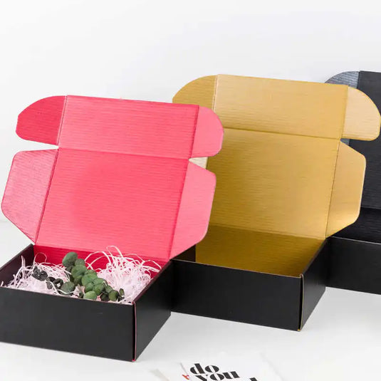 Hard Cardboard Box For Packaging Waterproof Courier Mailing Box Clothing Gift Party Boxes